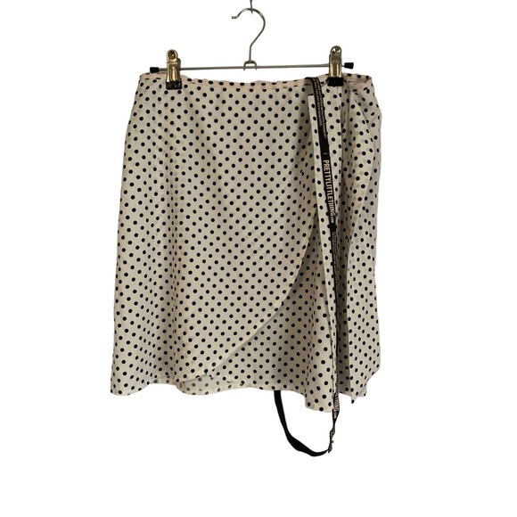Pretty Little Thing NWT  Size 8 Black/White Polka Dot Wrap Style Skirt - Picture 1 of 7
